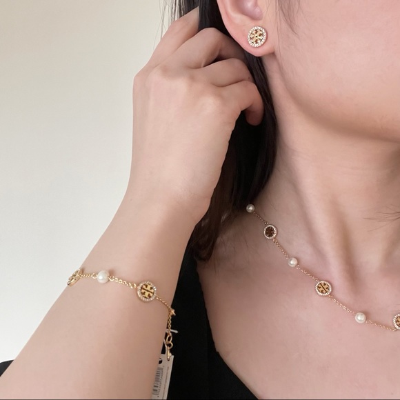 Tory Burch Multi-use Kira Gold Gemstone Pearl-Chain Necklace - Picture 12 of 15
